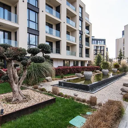 Apartment With Pool