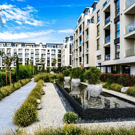 With Pool Apartman Szent Konstantin és Elena