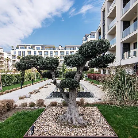 With Pool Apartamento