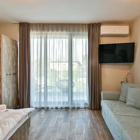 With Pool Apartamento