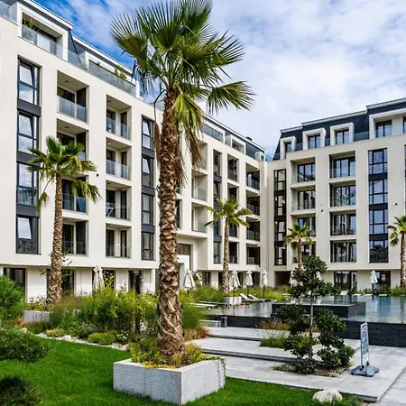 Apartamento With Pool Saints Constantine and Helena