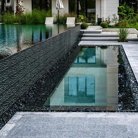 With Pool Apartamento